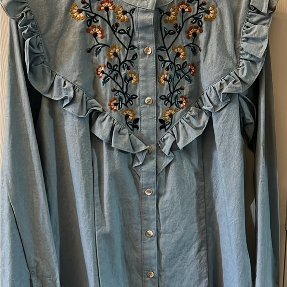 New Double D Ranch chambray blouse - Picture 4 of 4